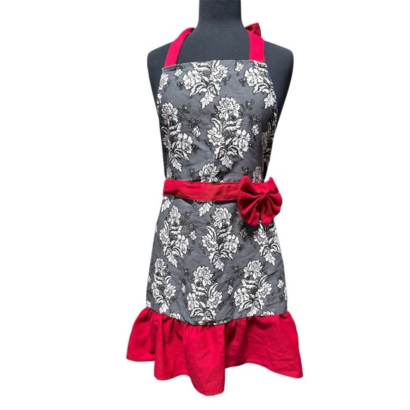 2 Kitchen/Garden Aprons Gourmet Club Spring Shop NWT Excellent Condition Bows - Picture 2 of 7